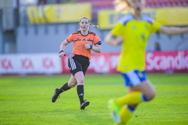 260608 Referee Cecilia Ekwall during the under 23 international friendly football match between Sweden and Mexico on June 8, 2026 in Kalmar Photo Suvad Mrkonjic BILDBYRAN COP 170 SM0470 fotboll football soccer fotball träningslandskamp international friendly sverige sweden mexico dam bbeng sverige sweden  Copyright: SUVADxMRKONJIC BB260608SM075