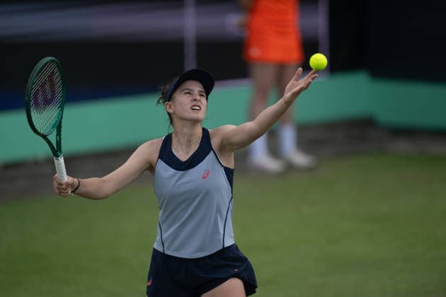 S-HERTOGENBOSCH, NETHERLANDS - JUNE 08: Mia Pohankova of Slovakia serves to Clara Tauson of Denmark during their WTA, Tennis Damen Singles First Round match at the LibÃ ma Open on June 8, 2026 at Autotron s-Hertogenbosch in s-Hertogenbosch, Netherlands. Credit: Andy Astfalck NurPhoto Netherlands Copyright: xAndyxAstfalckx