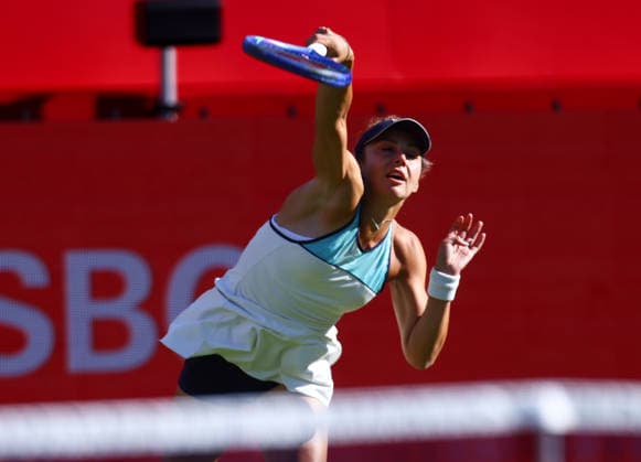 2026 HSBC Tennis Championships, Queens Club, London, UK - 08 06 2026 Jaqueline Cristian (ROU) serves during her first round match agianst Qinwin Zheng (CHN) in the HSBC 2026 Championships at Queens Club in London London Queens Club London GBR Copyright: xMarkxGreenwoodx