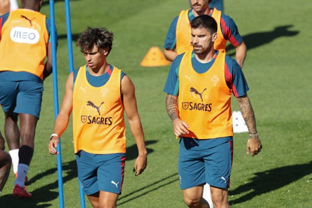 Training of the Portuguese national football team in the football city of Oeiras Portugal, June 8, 2026, in Alges, Portugal Joao Felix Portugal ,11 , Ruben Neves Portugal ,21 Copyright: HMBxMedia FernandoxSoares