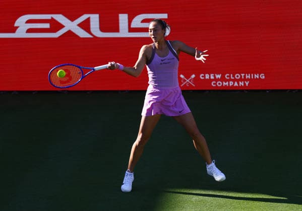 2026 HSBC Tennis Championships, Queens Club, London, UK - 08 06 2026 Qinwin Zheng (CHN) in action during her first round match agianst Jaqueline Cristian (ROU) in the HSBC 2026 Championships at Queens Club in London London Queens Club London GBR Copyright: xMarkxGreenwoodx