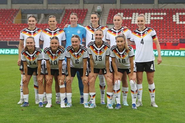 Soccer, U23 Women Germany Denmark, 08 06 26 team photo, team photo of the U23 DFB team of the women starting eleven soccer, test match U23 Women Germany Denmark on 08 06 26 at the Leuna Chemie Stadium Halle Saale Copyright: xBEAUTIFULxSPORTS JanxKaeferx