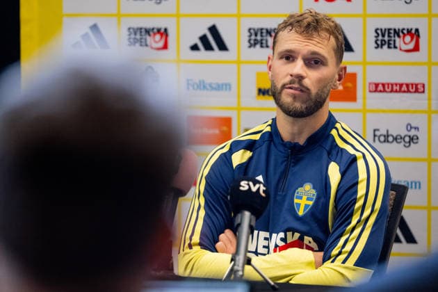 260608 Jesper Karlström of the Swedish men s national football team in the mixed zone after a training session during day 4 of the FIFA World Cup 2026 on June 8, 2026 in Dallas Photo Petter Arvidson BILDBYRAN kod PA PA1224 fotboll football soccer fotball vm fotbolls vm fotball vm fotbolls vm 2026 fifa world cup 2026 mixed zone sverige sweden sverige a day 3 bbeng  Copyright: PETTERxARVIDSON BB260608PA114