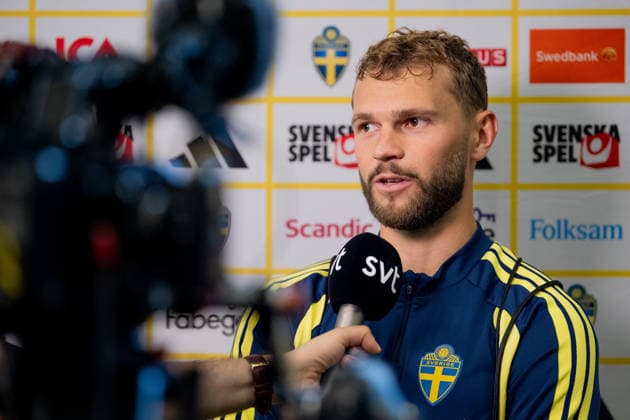 260608 Jesper Karlström of the Swedish men s national football team in the mixed zone after a training session during day 4 of the FIFA World Cup 2026 on June 8, 2026 in Dallas Photo Petter Arvidson BILDBYRAN kod PA PA1224 fotboll football soccer fotball vm fotbolls vm fotball vm fotbolls vm 2026 fifa world cup 2026 mixed zone sverige sweden sverige a day 3 bbeng  Copyright: PETTERxARVIDSON BB260608PA120
