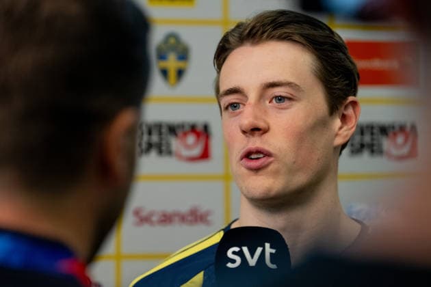 260608 Elliot Stroud of the Swedish men s national football team in the mixed zone after a training session during day 4 of the FIFA World Cup 2026 on June 8, 2026 in Dallas Photo Petter Arvidson BILDBYRAN kod PA PA1224 fotboll football soccer fotball vm fotbolls vm fotball vm fotbolls vm 2026 fifa world cup 2026 mixed zone sverige sweden sverige a day 3 bbeng  Copyright: PETTERxARVIDSON BB260608PA130
