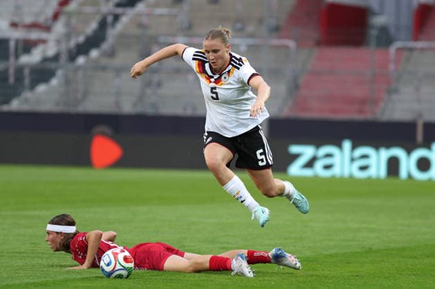 Soccer, U23 Women Germany Denmark, 08 06 26 Jella Veit 5, Germany U23, Eintracht Frankfurt skips Flora Höjer 19, Denmark U23 Soccer, Test match U23 Women Germany Denmark on 08 06 26 at Leuna Chemie Stadion Halle Saale Copyright: xBEAUTIFULxSPORTS JanxKaeferx