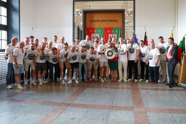 08 06 2026 ,xgox, Handball Daikin HBL, Reception and celebration at the town hall with the SC Magdeburg emspor, v l symbol photo, symbol picture, symbol, group picture, team picture Magdeburg