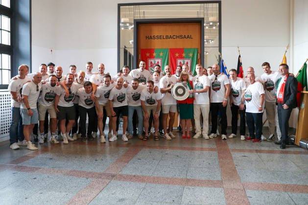 08 06 2026 ,xgox, Handball Daikin HBL, Reception and celebration at the town hall with the SC Magdeburg emspor, v l symbol photo, symbol picture, symbol, group picture, team picture Magdeburg