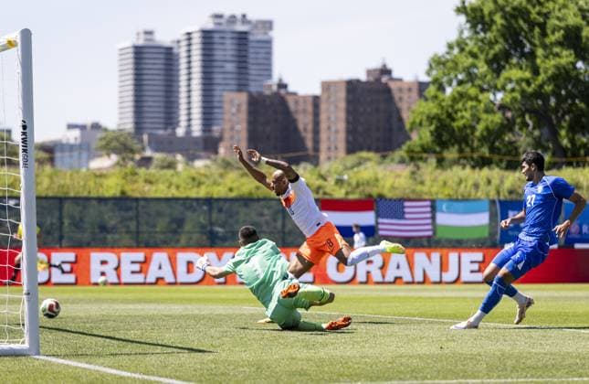 NEW YORK - Chance for Donyell Malen or the Netherlands during the friendly match between the Netherlands and Uzbekistan at Icahn Stadium on June 8, 2026, in New York, United States. The Dutch national team, Nationalteam is preparing for the World Cup. ROBIN VAN LONKHUIJSEN ANP International Friendly, Länderspiel, Nationalmannschaft 2026 xVIxANPxSportx xxANPxIVx 560512062 originalFilename: 560512062.jpg
