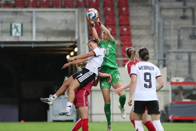Soccer, U23 Women Germany Denmark, 08 06 26 Goalkeeper Marie Gade 16, Denmark U23 catches the ball in front of Julia Mickenhagen 17, Germany U23, Bayer Leverkusen Soccer, Test match U23 Women Germany Denmark on 08 06 26 at Leuna Chemie Stadium Halle Saale Copyright: xBEAUTIFULxSPORTS JanxKaeferx