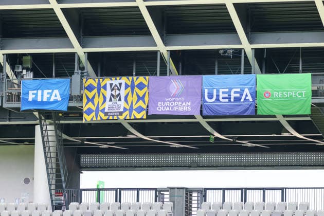 Ljubljana, Slowenien: 08.06. 2026 - Abschlusstraining des DFB Frauenteam vor dem WM-Qualifikationsspiel gegen Slowenien Im Bild: Symbolbild Fahne von FIFA und Fahnen von UEFA *** Ljubljana, Slovenia 08 06 2026 Final training of the DFB womens team before the World Cup qualifying match against Slovenia In the picture symbolic picture flag of FIFA and flags of UEFA Copyright: HMBxMedia MadeleinexFantini
