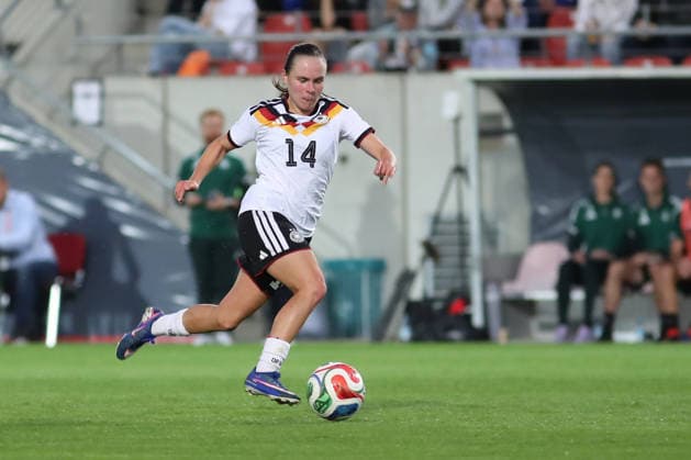 Soccer, U23 Women Germany Denmark, 08 06 26 Marie Steiner 14, Germany U23, TSG Hoffenheim on her way to score to lead 1 0 Soccer, Test match U23 Women Germany Denmark on 08 06 26 at Leuna Chemie Stadion Halle Saale Copyright: xBEAUTIFULxSPORTS JanxKaeferx