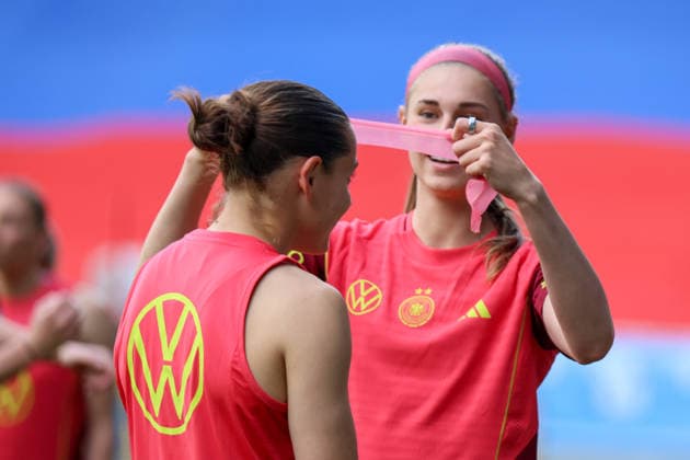 Ljubljana, Slovenia 08 06 2026 Final training of the DFB womens team before the World Cup qualifier against Slovenia In the picture from left Carlotta Wamser Germany and Jule Brand Germany Copyright: HMBxMedia MadeleinexFantini