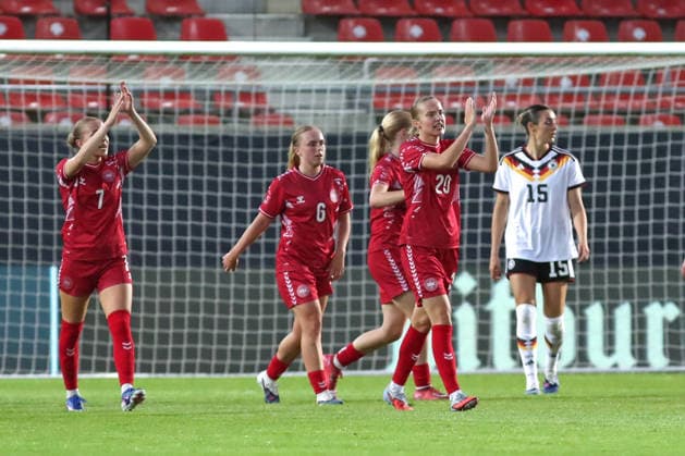 Soccer, U23 Women Germany Denmark, 08 06 26 Goal Celebration at Therese Vestermark 20, Denmark U23 and team about the goal to equalize 1 1 Soccer, Test match U23 Women Germany Denmark on 08 06 26 at Leuna Chemie Stadion Halle Saale Copyright: xBEAUTIFULxSPORTS JanxKaeferx