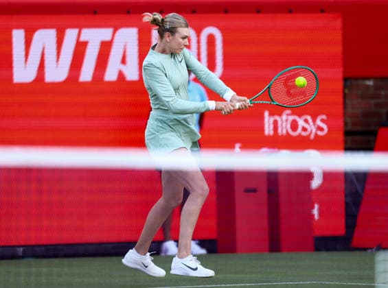2026 HSBC Tennis Championships, Queens Club, London, UK - 08 06 2026 Katie Boulter (GBR) in action during her first round match agianst Leylah Fernandez (CAN) in the HSBC 2026 Championships at Queens Club in London London Queens Club London GBR Copyright: xMarkxGreenwoodx
