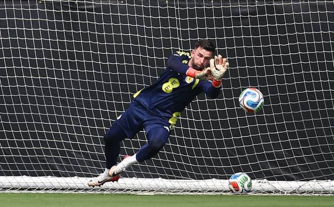 Liam Kelly of Scotland Scotland Training Session and press conference, PK, Pressekonferenz 2026 FIFA World Cup, WM, Weltmeisterschaft, Fussball Football, Atrium Health Performance Park, Charlotte, USA - 08 Jun 2026Charlotte Atrium Health Performance Park United States of America EDITORIAL USE ONLY No use with unauthorised audio, video, data, fixture lists, club league logos or live services. Online in-match use limited to 120 images, no video emulation. No use in betting, games or single club league player publications.  Copyright: xMichaelxZemanek Shutterstockx 16917216gp