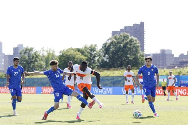 NEW YORK - (LR) Sherzod Nasrullaev of Uzbekistan, Brian Brobbey of the Netherlands, Abdukodir Khusanov of Uzbekistan during the friendly international match, Länderspiel, Nationalmannschaft between the Netherlands and Uzbekistan at Icahn Stadium on June 8, 2026 in New York, United States. MAURICE VAN STEEN ANP International Friendly, Länderspiel, Nationalmannschaft 2026 xVIxANPxSportx xMauricexvanxSteenxIVx 560516842 originalFilename: 560516842.jpg