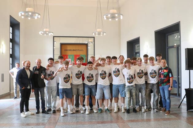 08 06 2026, xtgx, Handball, Daikin HBL, Reception of the German champion SC Magdeburg in the town hall v l A Youth of SC Magdeburg as German champion Magdeburg