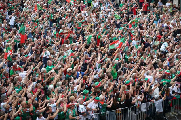 08 06 2026, xtgx, Handball, Daikin HBL, Reception of the German champion SC Magdeburg in the town hall v l symbol photo, symbol image spectators, fans, audience Magdeburg