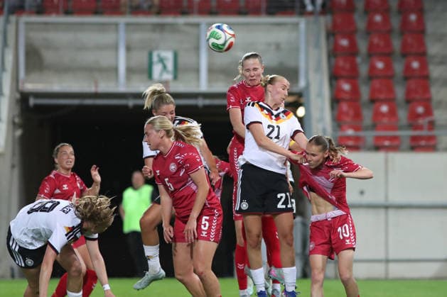 Soccer, U23 Women Germany Denmark, 08 06 26 Julie Mathiasen 2, Denmark U23 clears by head in front of Paulina Bartz 21, Germany U23, Hamburger SV Soccer, Test match U23 Women Germany Denmark on 08 06 26 at Leuna Chemie Stadium Halle Saale Copyright: xBEAUTIFULxSPORTS JanxKaeferx