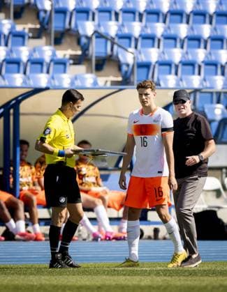 NEW YORK - Guus Til of the Netherlands and Netherlands coach Ronald Koeman during the friendly match between the Netherlands and Uzbekistan at Icahn Stadium on June 8, 2026, in New York, United States. The Dutch national team, Nationalteam is preparing for the World Cup. KOEN VAN WEEL ANP International Friendly, Länderspiel, Nationalmannschaft 2026 xVIxANPxSportx xxANPxIVx 560524729 originalFilename: 560524729.jpg