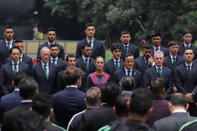 Flag-Raising Ceremony For Mexican National Soccer Team Mexican President Claudia Sheinbaum Pardo accompanied by Mexican national soccer team pose for photos during the flag-raising ceremony at the High-Performance Center (CAR) before the 2026 FIFA World Cup, WM, Weltmeisterschaft, Fussball Group A match between Mexico and South Africa. on June 8, 2026 in Mexico City, Mexico. Mexico City CDMX Mexico Copyright: xCarlosxSantiagox