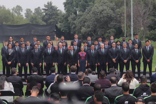 Flag-Raising Ceremony For Mexican National Soccer Team Mexican President Claudia Sheinbaum Pardo accompanied by Mexican national soccer team pose for photos during the flag-raising ceremony at the High-Performance Center (CAR) before the 2026 FIFA World Cup, WM, Weltmeisterschaft, Fussball Group A match between Mexico and South Africa. on June 8, 2026 in Mexico City, Mexico. Mexico City CDMX Mexico Copyright: xCarlosxSantiagox