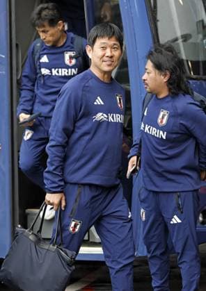 Football: Japan team arrives in Nashville Japan men s national football team head coach Hajime Moriyasu (C) arrives with his players in Nashville, Tennessee, on June 8, 2026, for their pre-World Cup camp. Japan will play against the Netherlands in Dallas, Texas, on June 14.  A14AA0005618074P