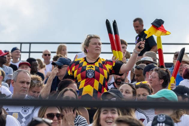 Team Arrival Germany, Base Camp, practice, FIFA World Cup, WM, Weltmeisterschaft, Fussball 2026, Winston-Salem Fan spirit during day 1 DFB practice for the FIFA World Cup 2026 at Wake Forest University™s Spry Stadium in Winston-Salem, North Carolina, United States, June 8, 2026. WINSTON-SALEM Spry Stadium North Carolina USA Copyright: xPaulxMoreax 064A2611