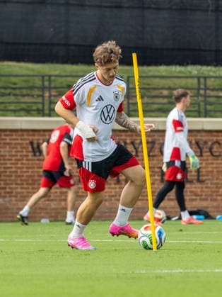 Team Arrival Germany, Base Camp, practice, FIFA World Cup, WM, Weltmeisterschaft, Fussball 2026, Winston-Salem ANGELO STILLER of DFB practicing for the FIFA World Cup 2026 at Wake Forest University™s Spry Stadium in Winston-Salem, North Carolina, United States, June 8, 2026. WINSTON-SALEM Spry Stadium North Carolina USA Copyright: xPaulxMoreax 064A3008