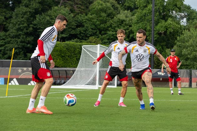 PASCAL GROß, JOSHUA KIMMICH, DAVID RAUM of DFB practicing for the FIFA World Cup 2026 at Wake Forest University™s Spry Stadium in Winston-Salem, North Carolina, United States, June 8, 2026. WINSTON-SALEM Spry Stadium North Carolina USA Copyright: xPaulxMoreax 064A3443