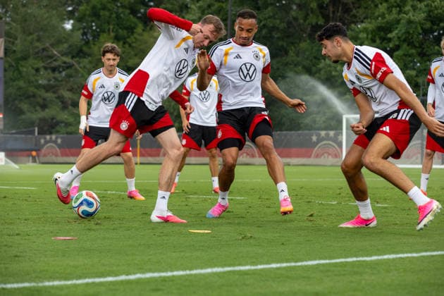 (L-R) Maximilian Beier, Jamie Lewelling, Aleksandar Pavlovic of DFB practicing for the FIFA World Cup 2026 at Wake Forest University™s Spry Stadium in Winston-Salem, North Carolina, United States, June 8, 2026. WINSTON-SALEM Spry Stadium North Carolina USA Copyright: xPaulxMoreax 064A4527