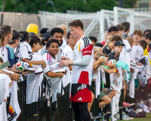 Jonas Urbig during fan signing event, day 1 DFB practice for the FIFA World Cup 2026 at Wake Forest University™s Spry Stadium in Winston-Salem, North Carolina, United States, June 8, 2026. WINSTON-SALEM Spry Stadium North Carolina USA Copyright: xPaulxMoreax AS1Z9001