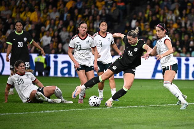 SOCCER MATILDAS MEXICO, Alanna Kennedy of Australia scores a goal during the International Friendly, Länderspiel, Nationalmannschaft match between Australia and Mexico at CommBank Stadium in Sydney, Tuesday, June 9, 2026. ( NO ARCHIVING, EDITORIAL USE ONLY SYDNEY NEW SOUTH WALES AUSTRALIA  Copyright: xDANxHIMBRECHTSx 20260609143020940727