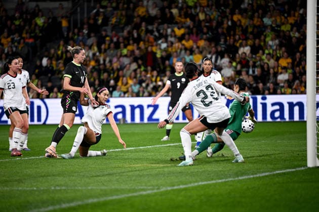 SOCCER MATILDAS MEXICO, Alanna Kennedy of Australia scores a goal during the International Friendly, Länderspiel, Nationalmannschaft match between Australia and Mexico at CommBank Stadium in Sydney, Tuesday, June 9, 2026. ( NO ARCHIVING, EDITORIAL USE ONLY SYDNEY NEW SOUTH WALES AUSTRALIA  Copyright: xDANxHIMBRECHTSx 20260609163053464060