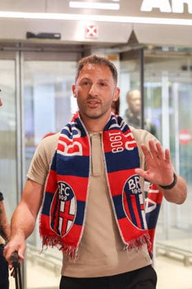 Domenico Tedesco atterra a Bologna come nuovo allenatore del Bologna FC Bologna (Italia) 9 Giugno 2026 (Photo Guido Calamosca LaPresse) Domenico Tedesco lands in Bologna as the new coach of Bologna FC jun 09, 2026 - Bologna - Italia (Guido Calamosca LaPresse )  Copyright: xGuidoxCalamosca LaPressex