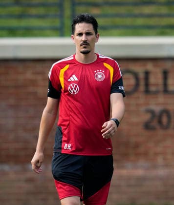 Benjamin Huebner Germany, assistant coach takes part in the first training session of the German national team at the training camp in North Carolina USA, German national soccer team, Base Camp, Winston Salem, 08 06 2026 USA, German national soccer team, Base Camp, Winston Salem, 08 06 2026 Winston Salem Copyright: xEibner-Pressefoto ScottxColemanx EP_SCN