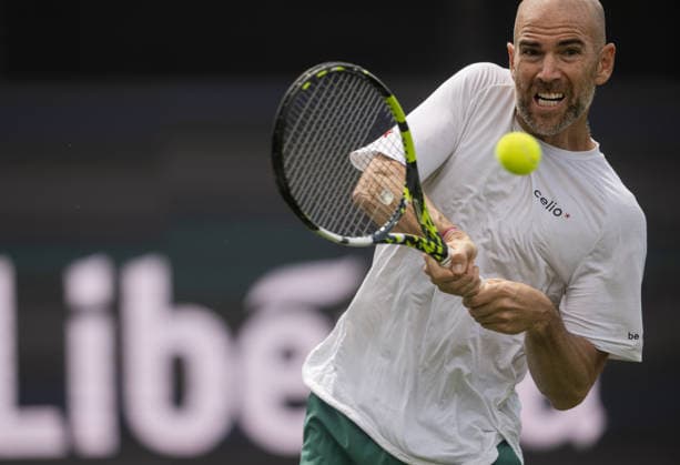 S-HERTOGENBOSCH, NETHERLANDS - JUNE 09: Adrian Mannarino of France plays a backhand shot to opponent Gabriel Diallo of Canada during their ATP, Tennis Herren Singles First Round match at the LibÃ ma Open on June 9, 2026 at Autotron s-Hertogenbosch in s-Hertogenbosch, Netherlands. Credit: Andy Astfalck NurPhoto Netherlands Copyright: xAndyxAstfalckx