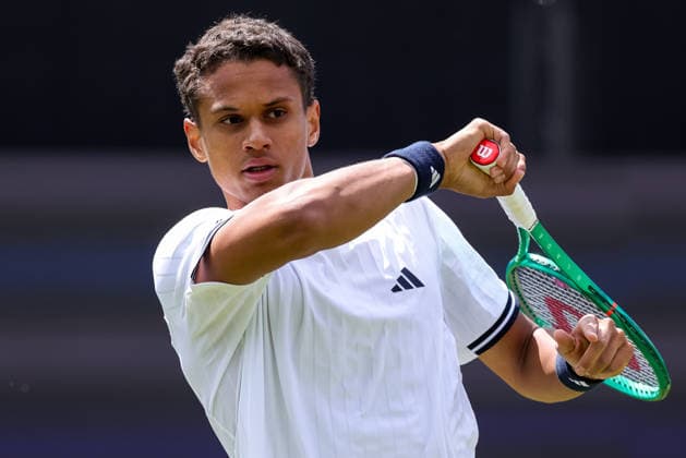 ROSMALEN, NETHERLANDS - JUNE 9: Gabriel Diallo of Canada plays a forehand in his Men s Singles First Round match against Adrian Mannarino of France during Day 2 of the Libema Open Grass Court Championships at the Autotron on June 9, 2026 in Rosmalen, Netherlands.  Copyright: xRenexNijhuis MBxMediax
