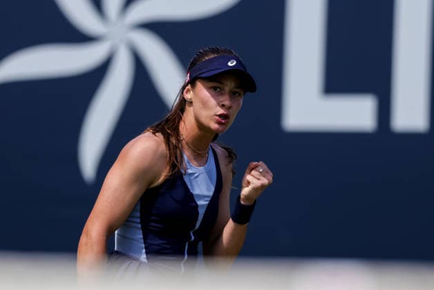 ROSMALEN, NETHERLANDS - JUNE 9: Zeynep Sonmez of Turkiye celebrates a point in her Women s Singles First Round match against Katie Volynets of the United States during Day 2 of the Libema Open Grass Court Championships at the Autotron on June 9, 2026 in Rosmalen, Netherlands.  Copyright: xRenexNijhuis MBxMediax