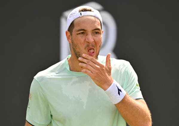 Jan Lennard Struff GER disappointed Gesture Gesture thoughtful Tennis Men BOSS Open ATP 250 Stuttgart 2026 Weissenhof BOSS Open ATP 250 Stuttgart 2026