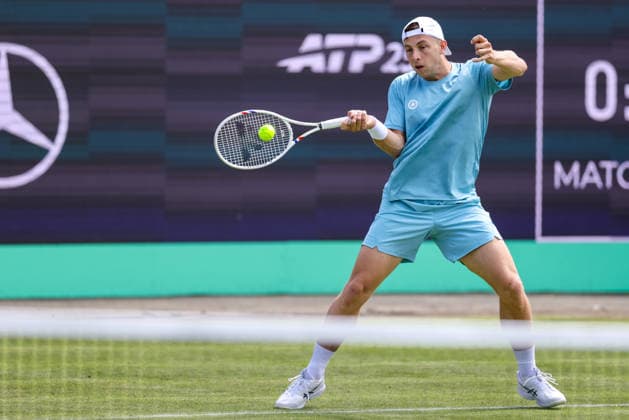ROSMALEN, NETHERLANDS - JUNE 9: Tallon Griekspoor of the Netherlands plays a forehand in his Men s Singles First Round match against Botic van de Zandschulp of the Netherlands during Day 2 of the Libema Open Grass Court Championships at the Autotron on June 9, 2026 in Rosmalen, Netherlands.  Copyright: xRenexNijhuis MBxMediax