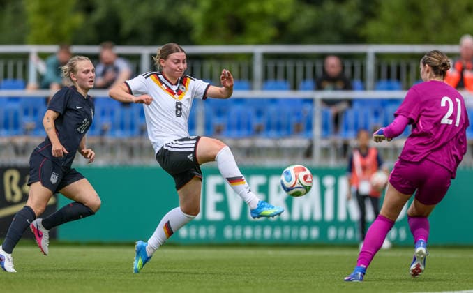 GER, Frankfurt, Germany U19 vs USA U19 friendly match, Football, DFB, 2025 2026 season, DFB Campus, second match in picture from l Hannah Jordan USA U19 Women 20 , Tessa Zimmermann Germany U19 Women 8 DFB DFL REGULATIONS PROHIBIT ANY USE OF PHOTOGRAPHS AS IMAGE SEQUENCES AND OR QUASI VIDEO, 09 06 2026 Copyright: HMBxMedia HendrikxHamelau