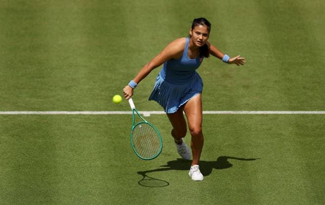 Emma Raducanu of GBR in action HSBC Queen s Club Championships, Day Four, Tennis, Queen s Club, West Kensington, London, UK - 09 Jun 2026London Queen s Club United Kingdom  Copyright: xEllaxLing Shutterstockx 16917190x