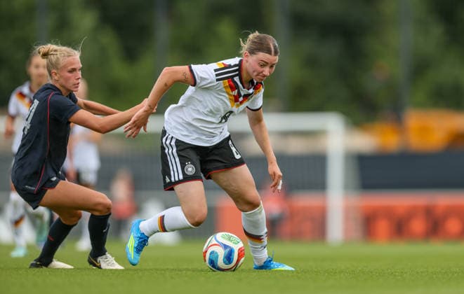 GER, Frankfurt, Germany U19 vs USA U19 Friendly Match, Football, DFB, Season 2025 2026, DFB Campus, second match in picture f l Gracie Milam USA U19 Women 14 , Tessa Zimmermann Germany U19 Women 8 DFB DFL REGULATIONS PROHIBIT ANY USE OF PHOTOGRAPHS AS IMAGE SEQUENCES AND OR QUASI VIDEO, 09 06 2026 Copyright: HMBxMedia HendrikxHamelau