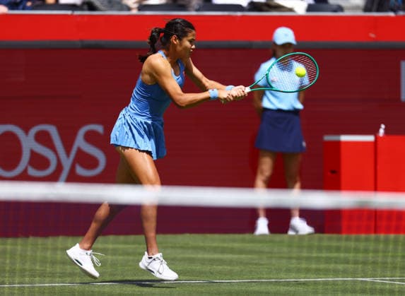 2026 HSBC Tennis Championships, Queens Club, London, UK - 09 06 2026 Emma Raducanu (GBR) in action during her first round match agianst Anna Blinkova in the HSBC 2026 Championships at Queens Club in London London Queens Club London GBR Copyright: xMarkxGreenwoodx