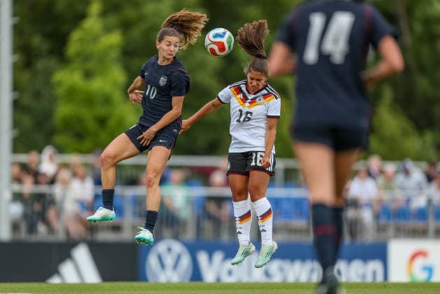 GER, Frankfurt, Germany U19 vs USA U19 friendly match, Football, DFB, 2025 2026 season, DFB Campus, second match in picture f l Ashlyn Puerta USA U19 Women 10 , Paula Rintzner Germany U19 Women 16 DFB DFL REGULATIONS PROHIBIT ANY USE OF PHOTOGRAPHS AS IMAGE SEQUENCES AND OR QUASI VIDEO, 09 06 2026 Copyright: HMBxMedia HendrikxHamelau
