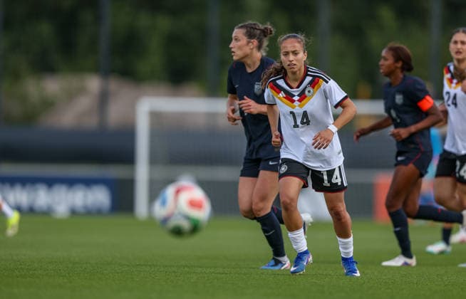 GER, Frankfurt, Germany U19 vs USA U19 friendly match, Football, DFB, 2025 2026 season, DFB Campus, second match in picture Ela Demirbas Germany U19 Women 14 DFB DFL REGULATIONS PROHIBIT ANY USE OF PHOTOGRAPHS AS IMAGE SEQUENCES AND OR QUASI VIDEO, 09 06 2026 Copyright: HMBxMedia HendrikxHamelau