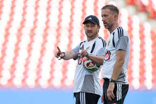 260609 Assistant coach Björn Hamberg and head coach Graham Potter of the Swedish national football team at a training session during day 2 of the FIFA World Cup 2026 on June 9, 2026 in Dallas Photo Petter Arvidson BILDBYRAN kod PA PA1225 fotboll football soccer fotball vm fotbolls vm fotballs vm fotbolls vm 2026 fifa world cup 2026 träning practice training sverige sweden sverige a day 2 bbeng  Copyright: PETTERxARVIDSON BB260609PA010
