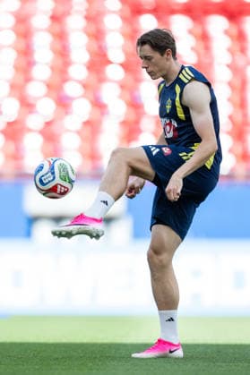 260609 Elliot Stroud of the Swedish national football team at a training session during day 2 of the FIFA World Cup 2026 on June 9, 2026 in Dallas Photo Petter Arvidson BILDBYRAN kod PA PA1225 fotboll football soccer fotball vm fotbolls vm fotball vm fotbolls vm 2026 fifa world cup 2026 träning practice training sverige sweden sverige a day 2 bbeng  Copyright: PETTERxARVIDSON BB260609PA012